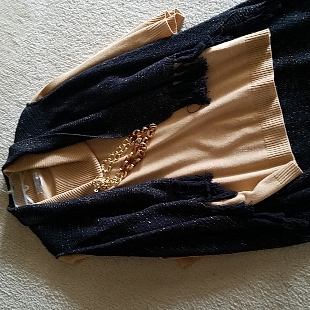 Avenue, Black Chunkie Cardigan with gold Thread shimmers, sweater, Sz 14/16 - Picture 3 of 11